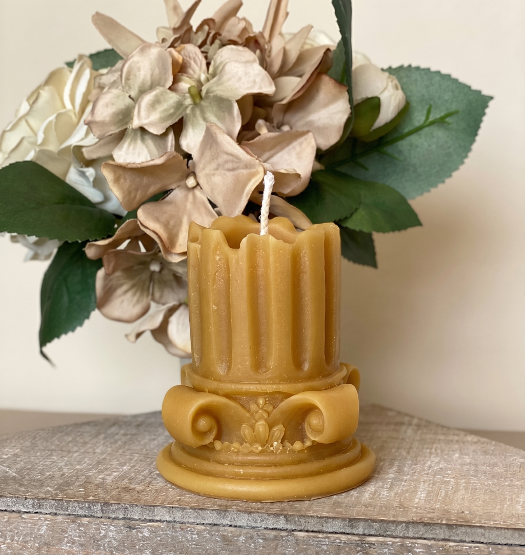 Romano Pillar Sculpture Candle – Hand-Poured Soy Wax | Ivory & Brown